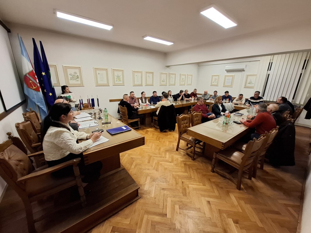 20251216 180906 Custom