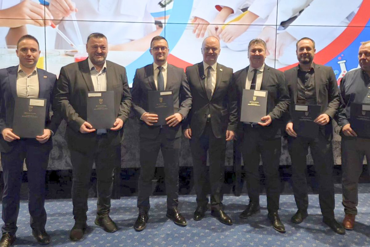 Bez naslova 1200 x 800 piks 18