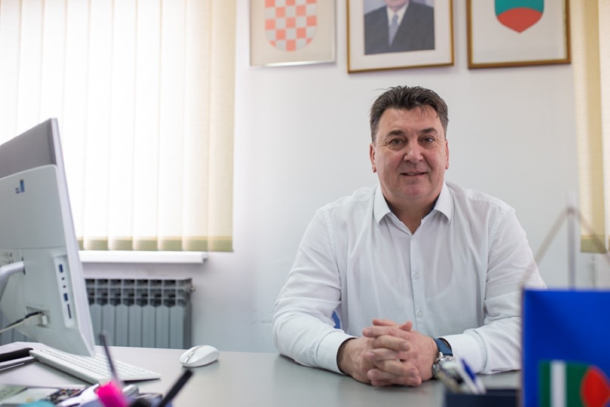 SPECIJAL Pitomaca Custom