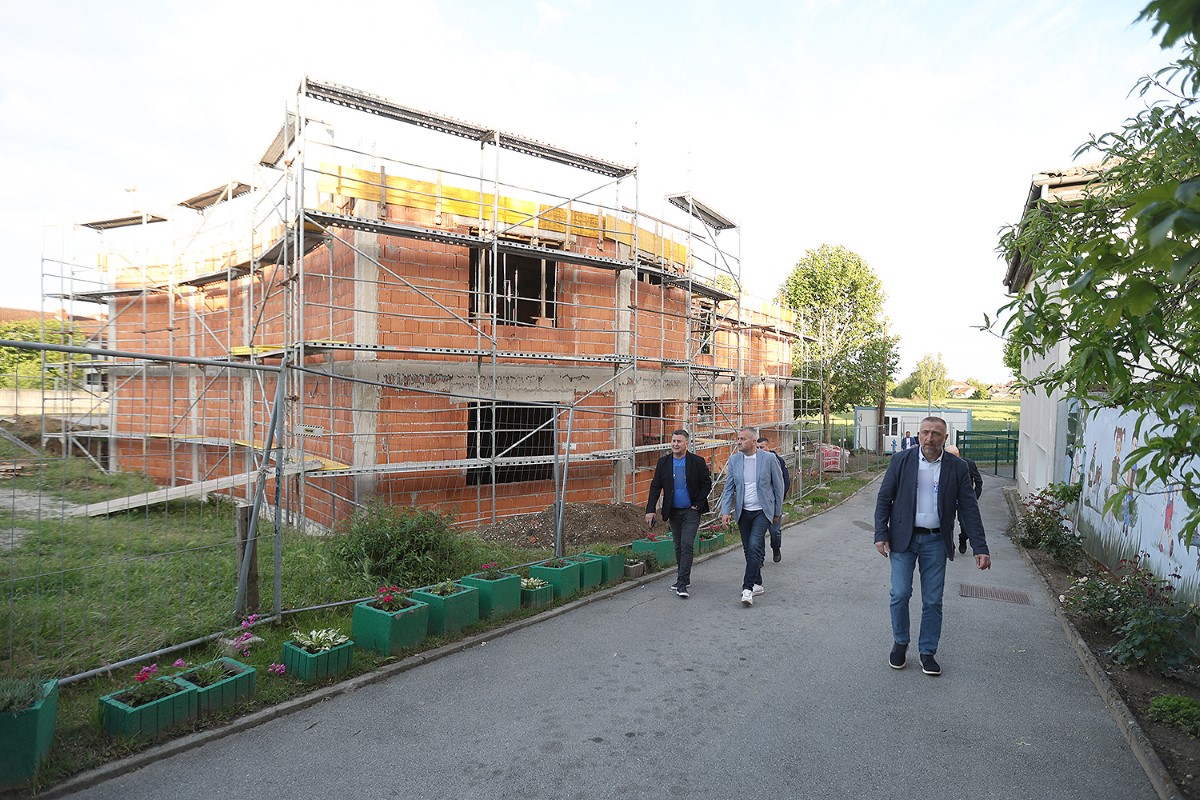 SPECIJAL Pitomaca K. Toplak3 Custom