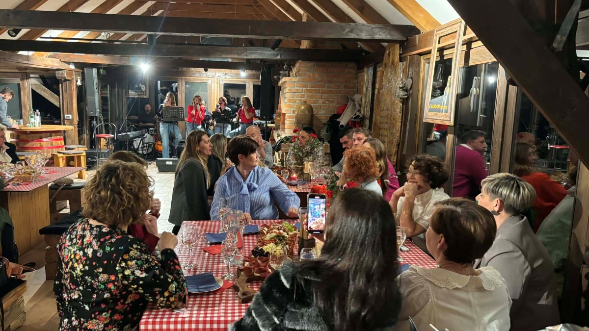 645432566 1618058786985991 7582624196662977849 n Custom