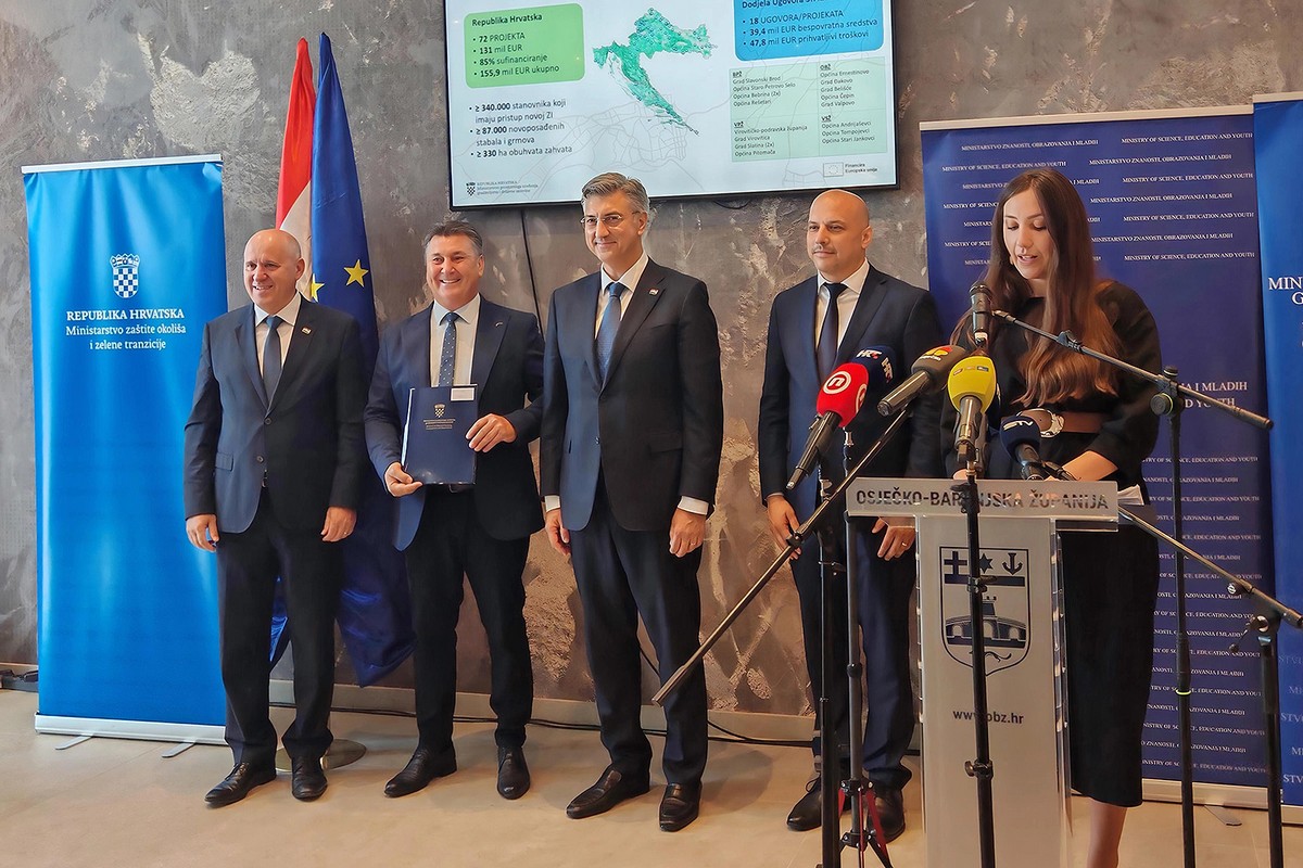 Djakovo ugovori i sjednica vijeca za reg razvoj foto Martina Basic 48